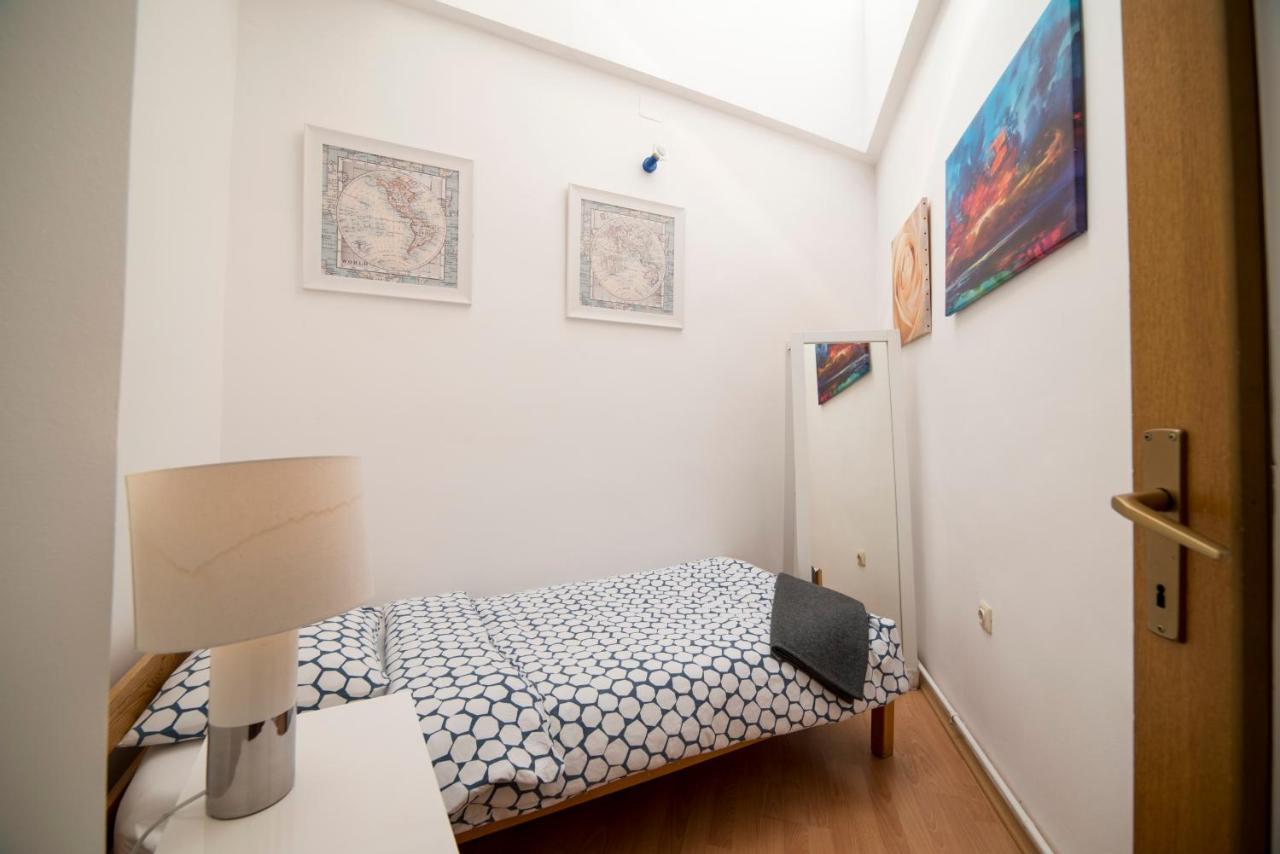 Octogon Apartment Загреб Экстерьер фото